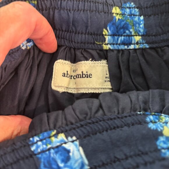 Abercrombie Puffy/ Full Navy Mini Skirt w/ Blue Floral Print Girls Large - Picture 8 of 8